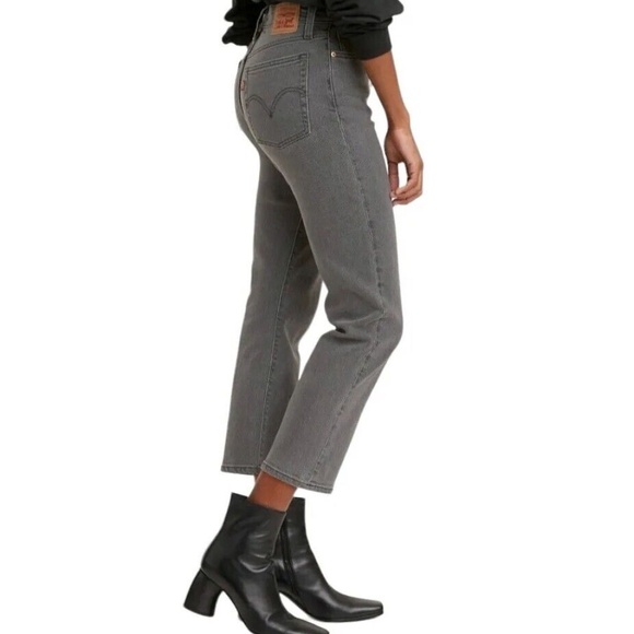 NWTs LEVI'S High-Rise Wedgie Straight 27 x 28 inch Jeans - Picture 1 of 10